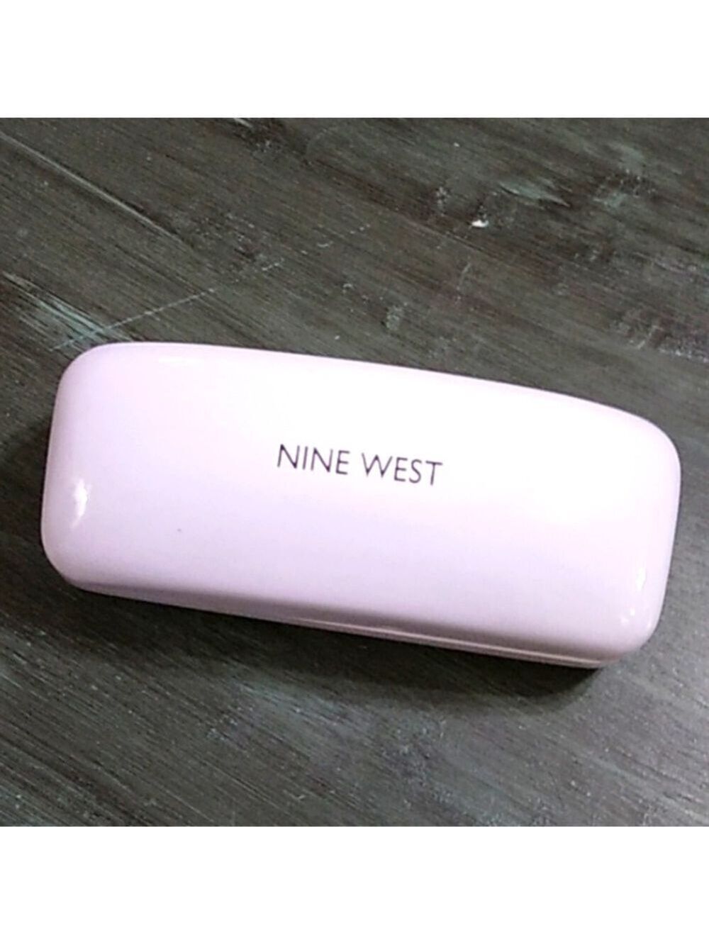 Nine West white and black hard eye glasses case EUC